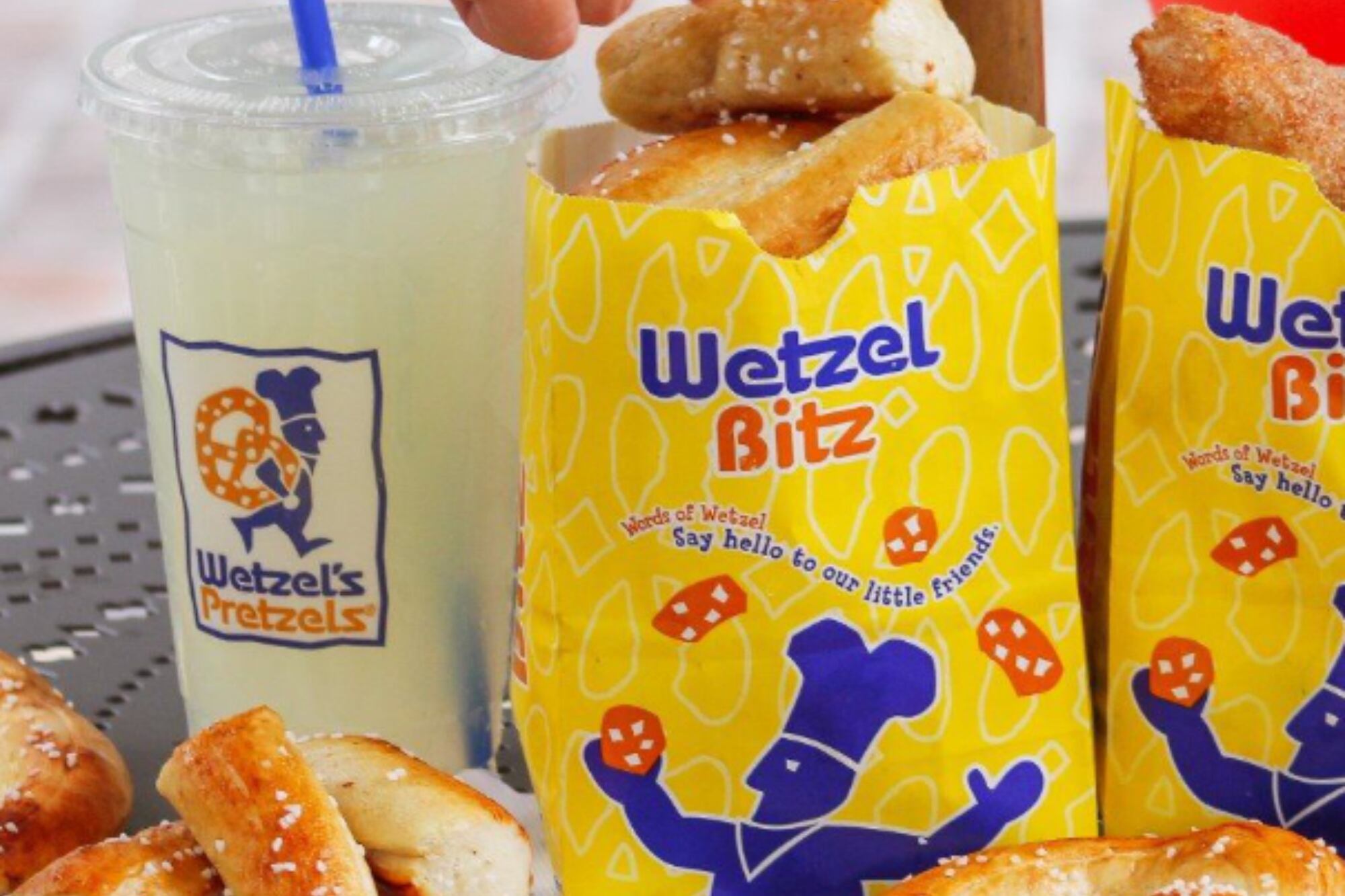 La cadena californiana ofrecerá sus pretzels recién horneados y opciones dulces y saladas en Florida