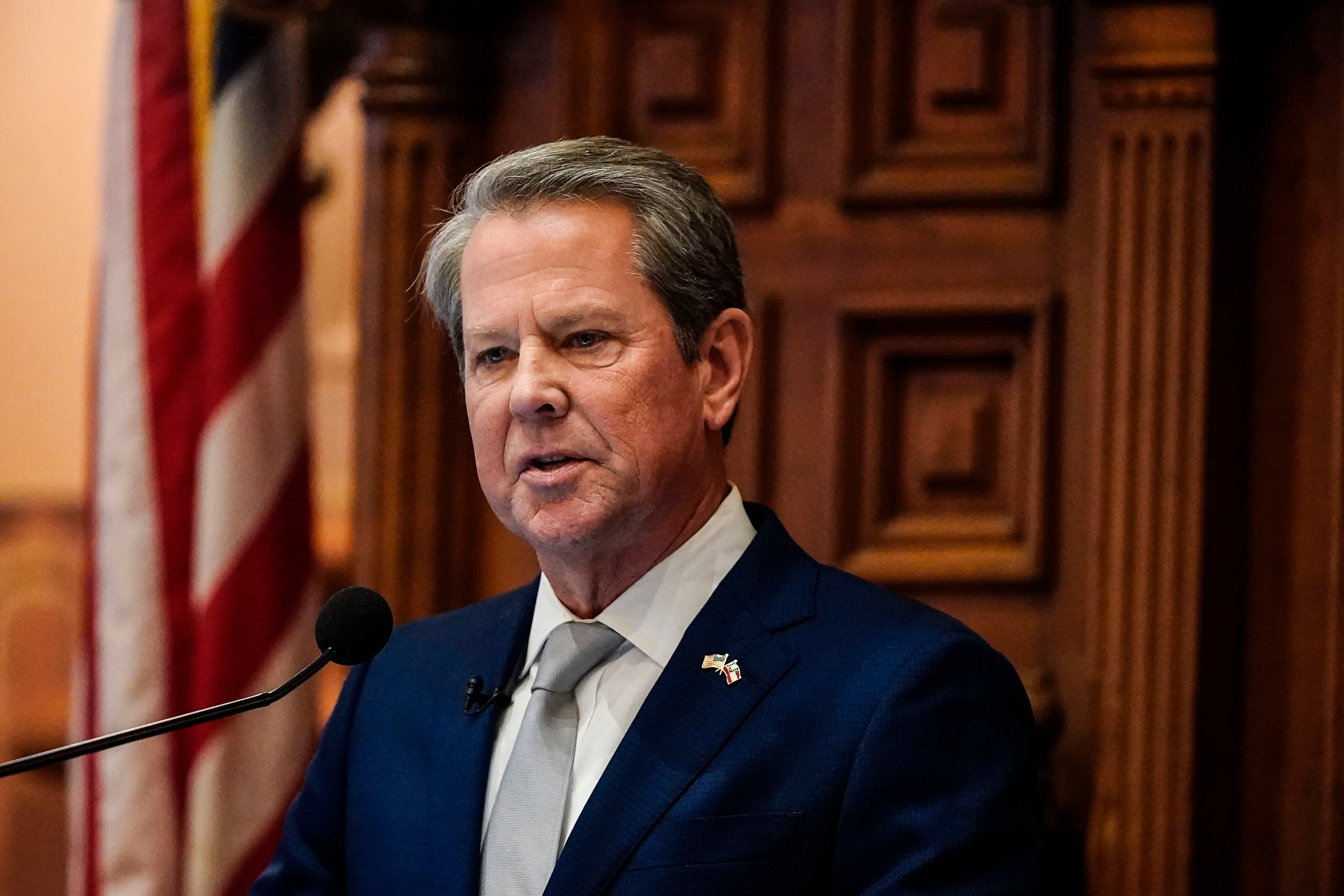 El gobernador Brian Kemp destacó que este programa busca devolver parte de los excedentes y aliviar los costos de vida locales