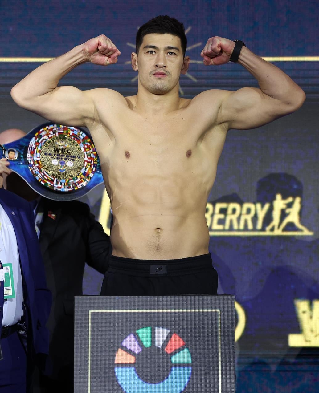 Dmitry Bivol fue el primero en derrotar a Canelo Álvarez en su carrera (FB dbivol)