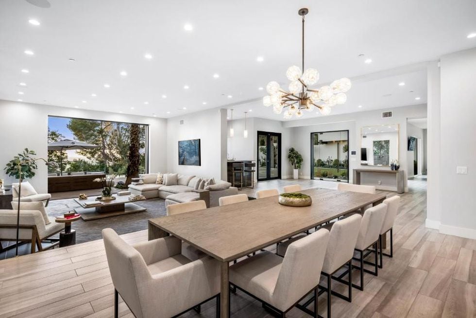 El comedor con espacio para 10 personas