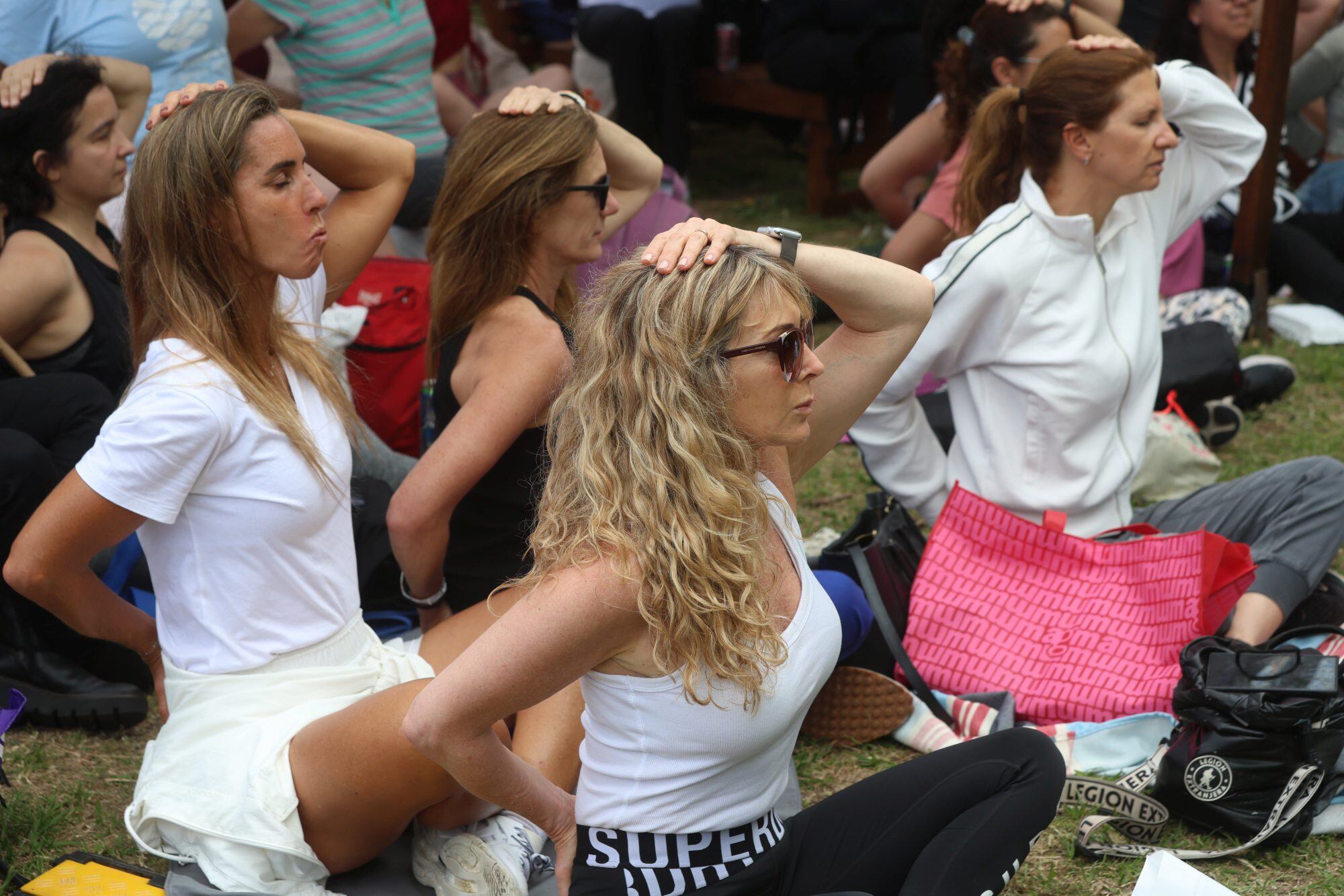 Ojos cerrados y conectar con el sentir, la propuesta de las experiencias