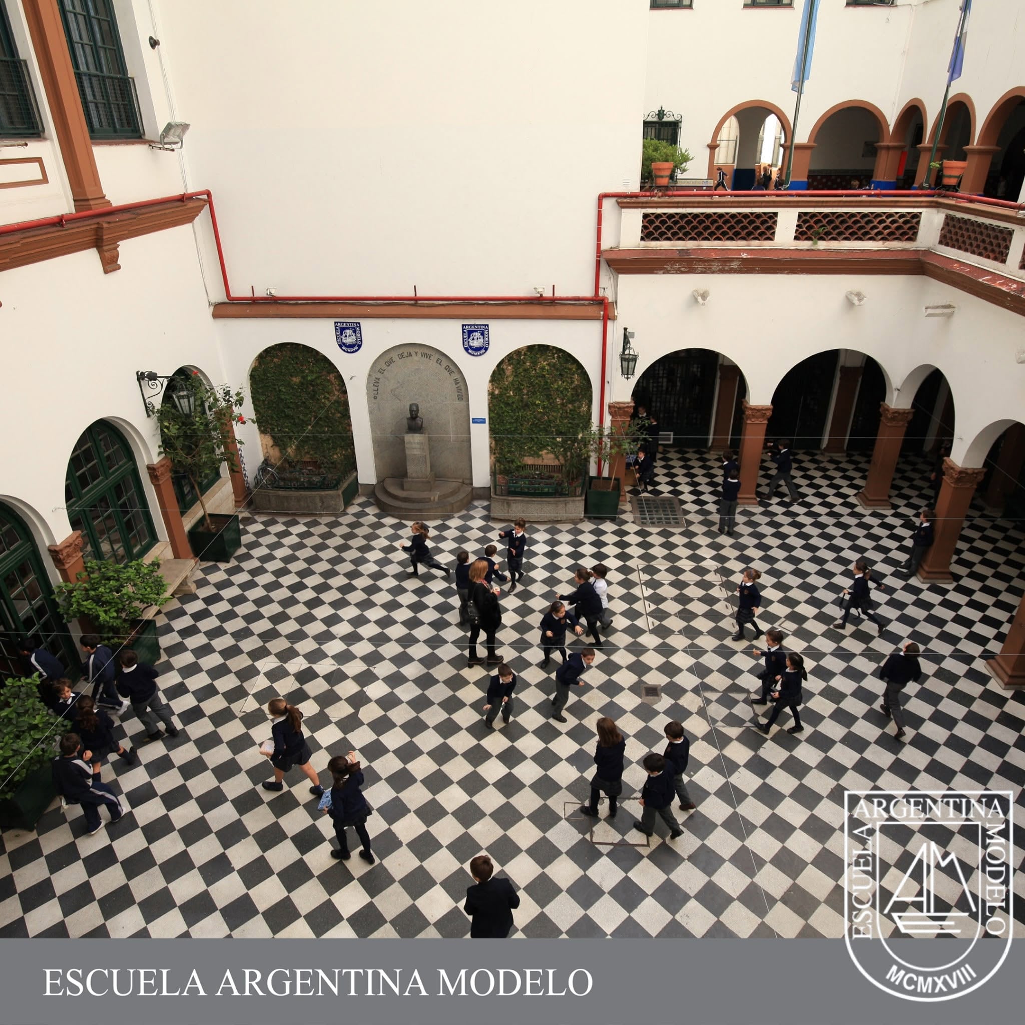 El jardín de infantes y el nivel primario funcionarán en la sede ubicada en Riobamba 1059, donde solía funcionar la Escuela Argentina Modelo