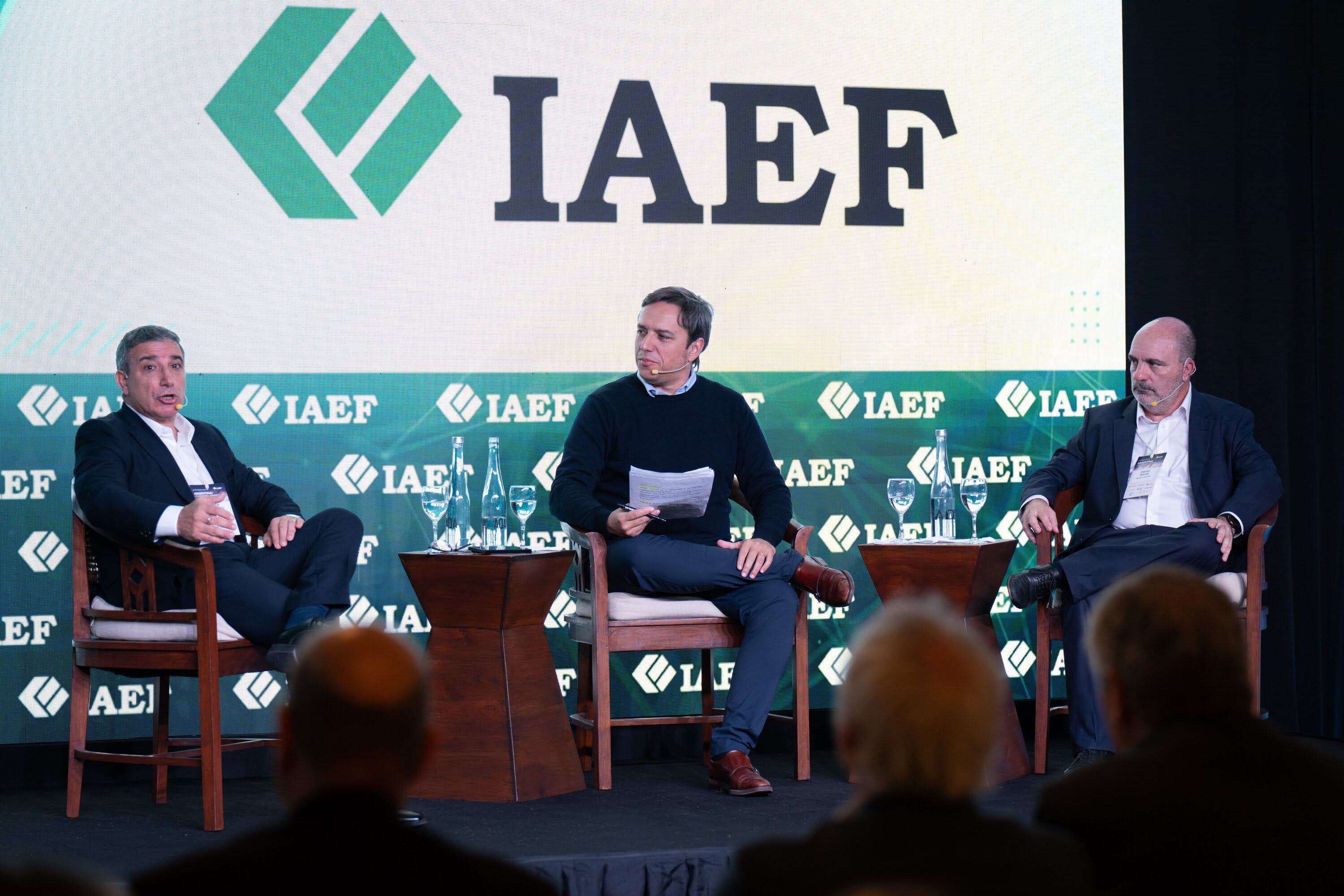 El CEO de Aerolíneas Galicia y Banco Galicia conversaron con el periodista José del Rio, de LA NACION