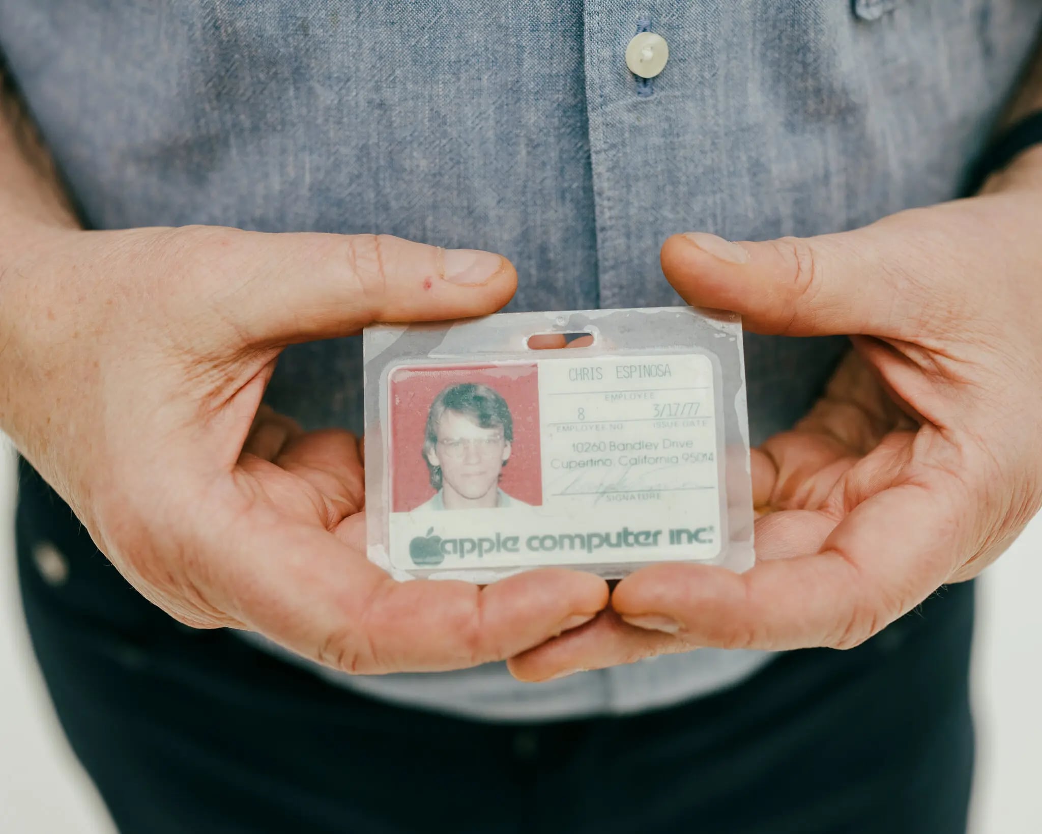 Es el empleado número 8 de Apple, sigue trabajando ahí y recuerda los 50 años de la empresa