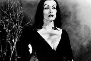 Vampira, la "Morticia hot" acusada de matar a James Dean
