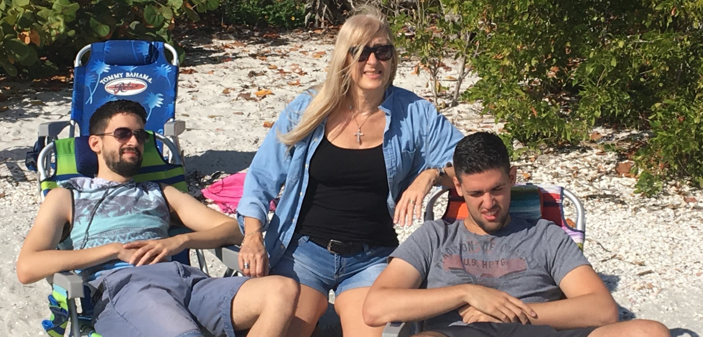 A Gloria le llevó tiempo volver a su vida normal. Después de la muerte de su mamá, por problemas personales se fui a vivir a la Argentina por casi un año. Al regresar a Fort Myers pudo, de a poquito, ir encontrando una estabilidad emocional.
