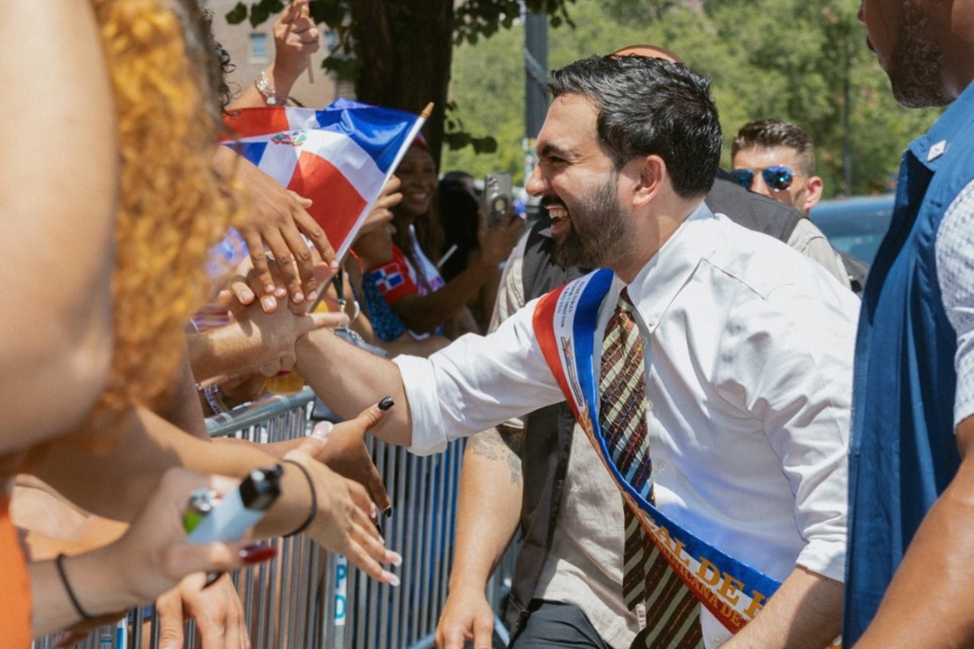 Mamdani se sube a la ola latina y celebra a una comunidad migrante en Nueva York