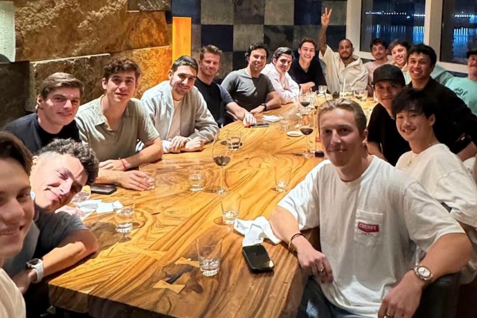 Los pilotos de Fórmula 1 en una cena en Abu Dhabi