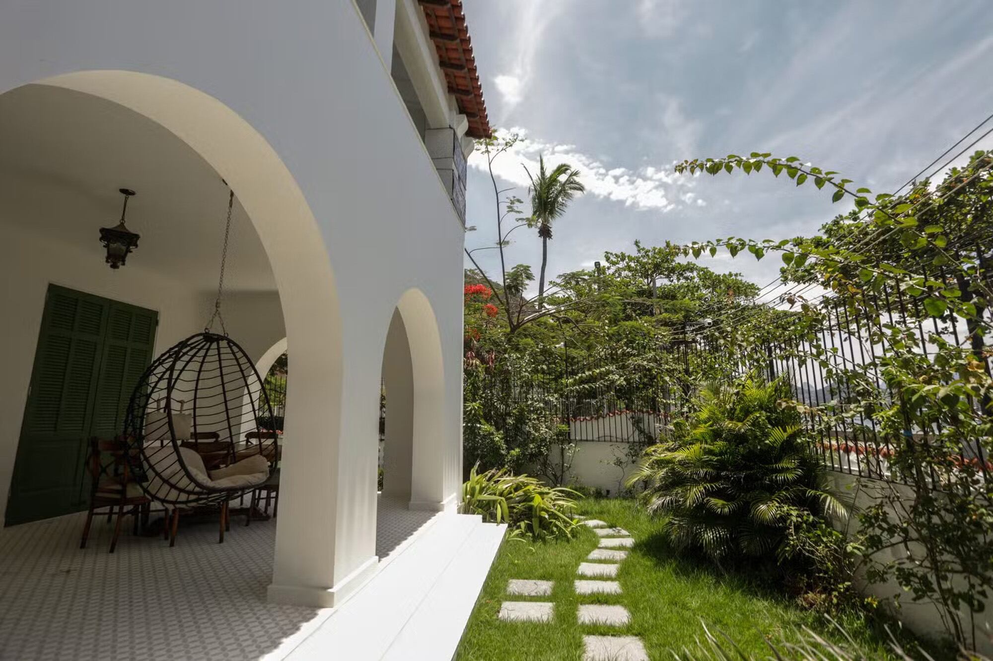 La casa original ya no existe como tal, la solución fue buscar otra dirección para representarla