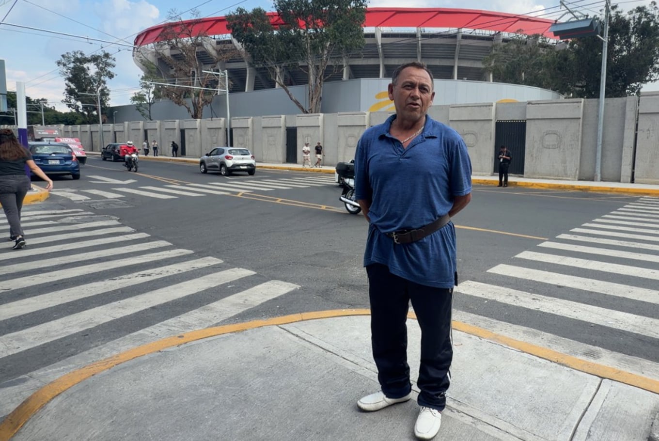 Arturo, vecino del estadio Azteca de México