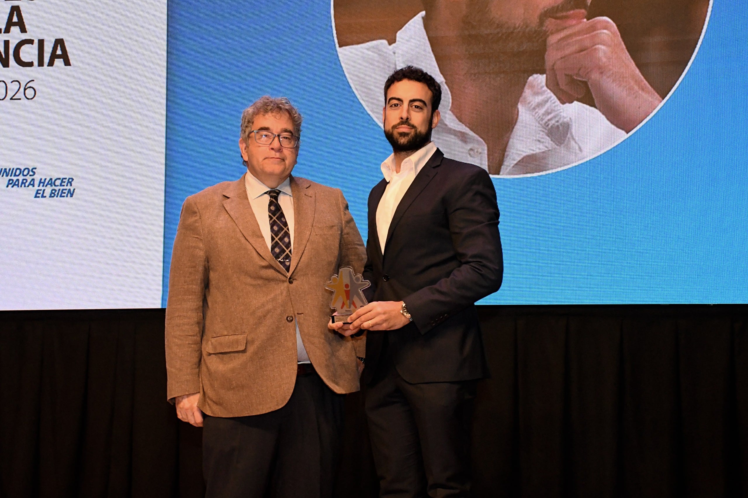 Por segundo año consecutivo, un periodista de La Nación ganó el Premio Rotary Jóvenes por la Excelencia 6 Con la distinción a Alejandro Horvat en Periodismo, La Nación obtuvo por segundo año consecutivo el Premio Rotary Jóvenes por la Excelencia en esa categoría