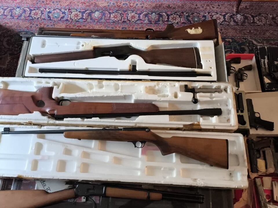 Armas largas y cortas incautadas a la esposa de un militar retirado en Palermo