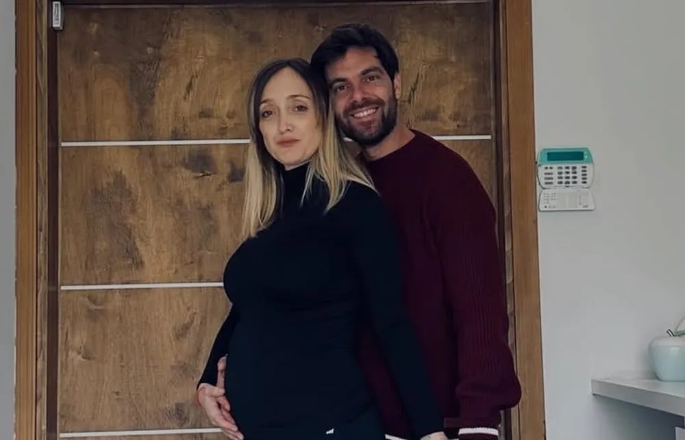 Anabel Fernández Sagasti junto a su pareja al anunciar su embarazo