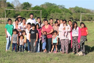 Capacitan a mujeres en distintos oficios y ayudan a familias del Chaco