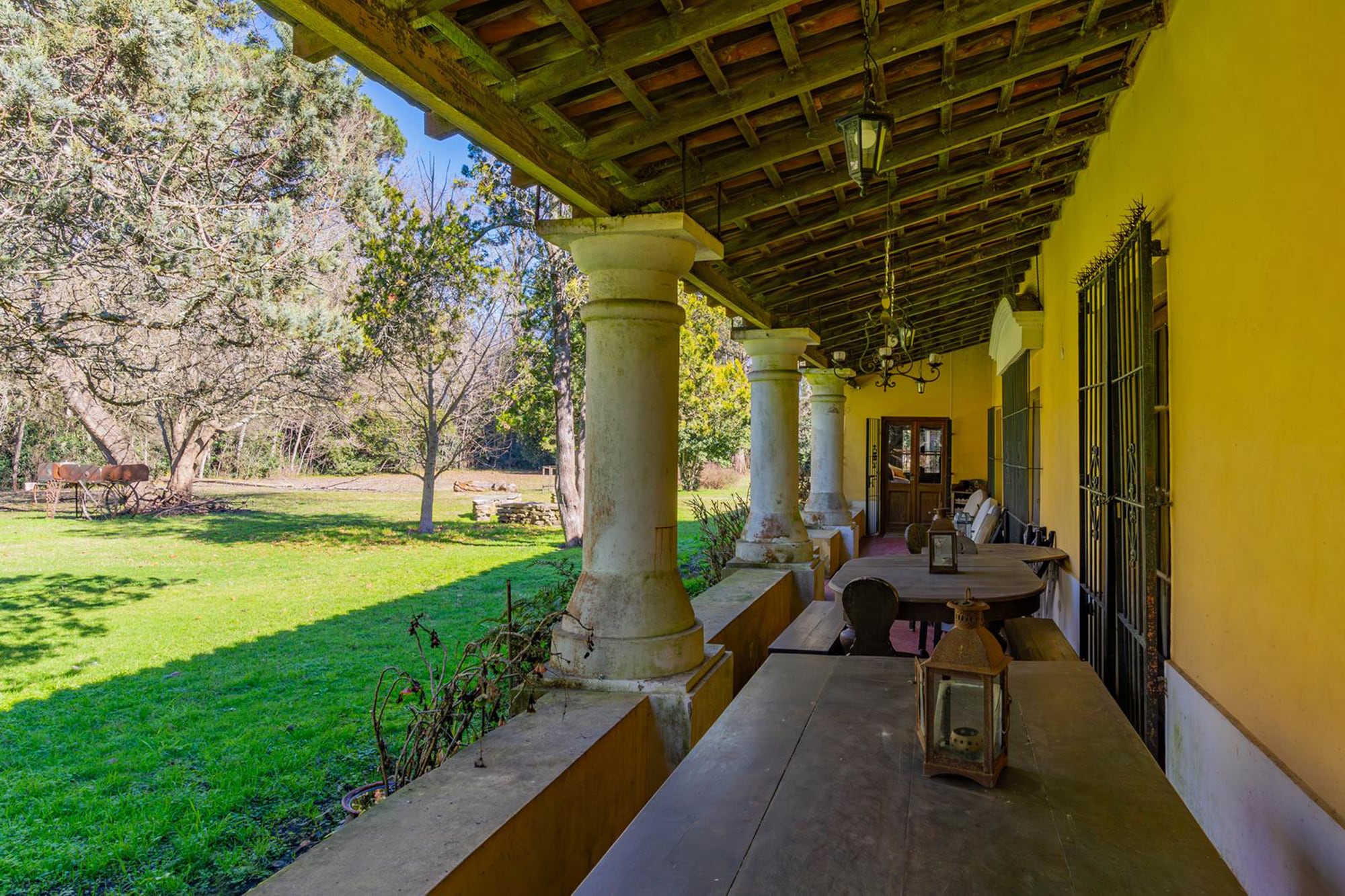 Con 196 años de antigüedad, la estancia se extiende sobre un terreno de 42 hectáreas