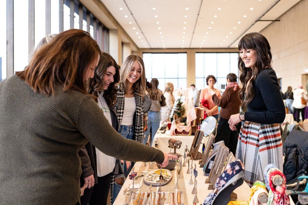 Los mercados navideños de Buffalo son una excelente opción para las compras de fin de año (VisitBuffalo)