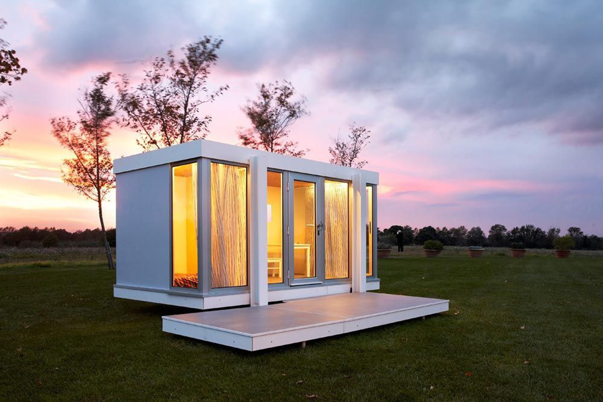 En Europa aparecen casitas inspiradas en diferentes movimientos arquitectónicos adaptadas para chicos, como en el Movimiento Moderno de mediados siglo XX