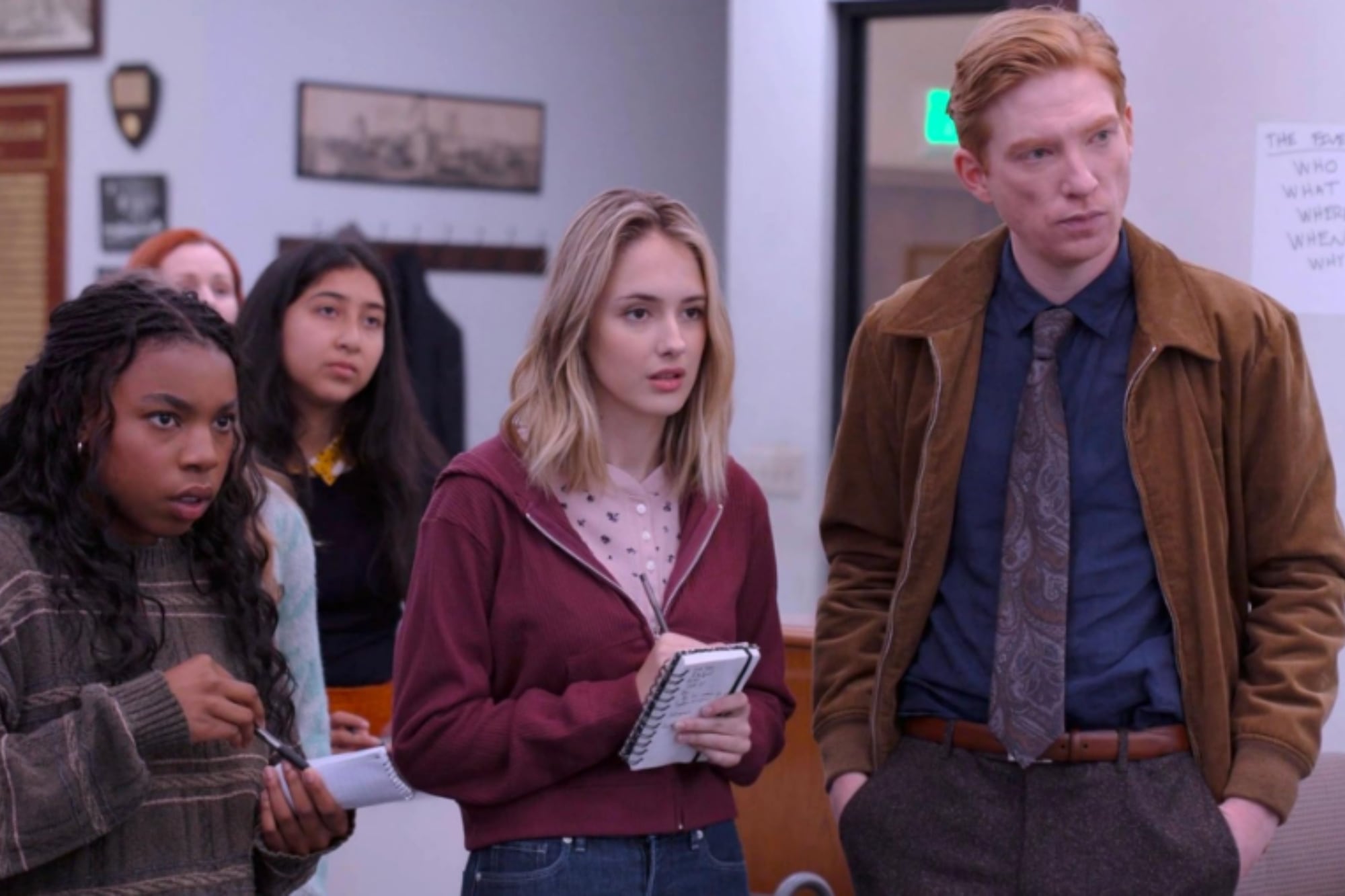 Es una cara conocida de Hollywood y tiene un padre muy famoso, pero gracias a Taylor Swift se volvió una estrella de las redes 12 Domhnall Gleeson en The Paper (Foto: IMDb)