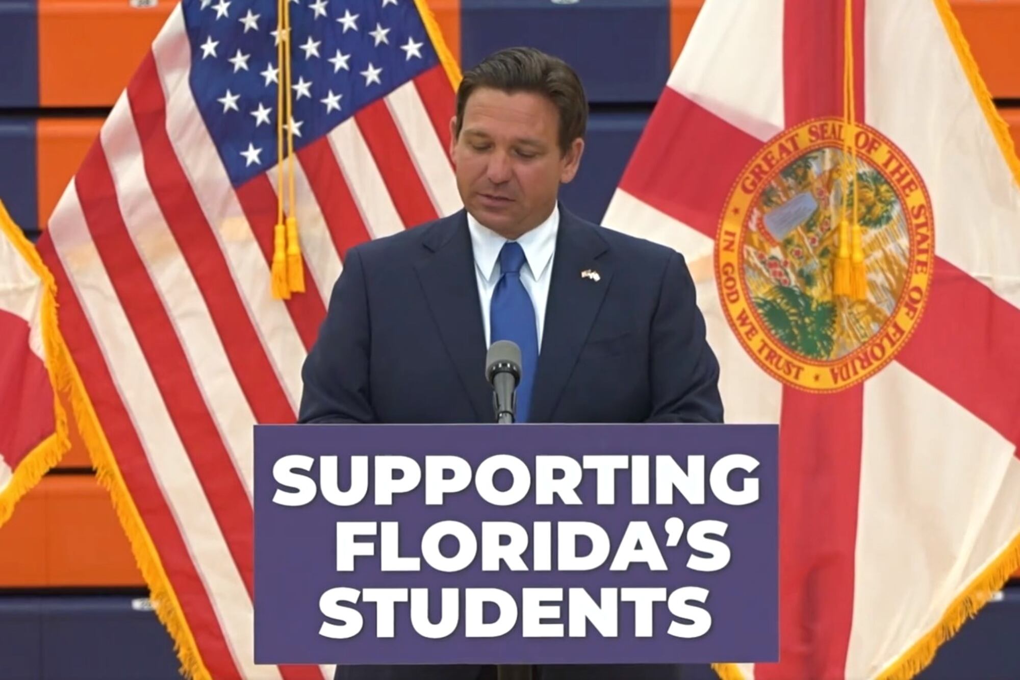 Ron DeSantis firmó dos leyes que impactan en las escuelas de Florida y generó rechazo: “Viola la libertad religiosa”