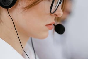 Hay una lágrima sobre el teléfono