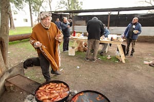 Los bizarros asados que paga Samid para armar “la agrupación peronista más grande del país”