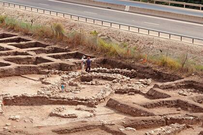 "Hay fortificaciones de unos 20 metros de largo y dos de alto", explica la arqueóloga Dina Shalem