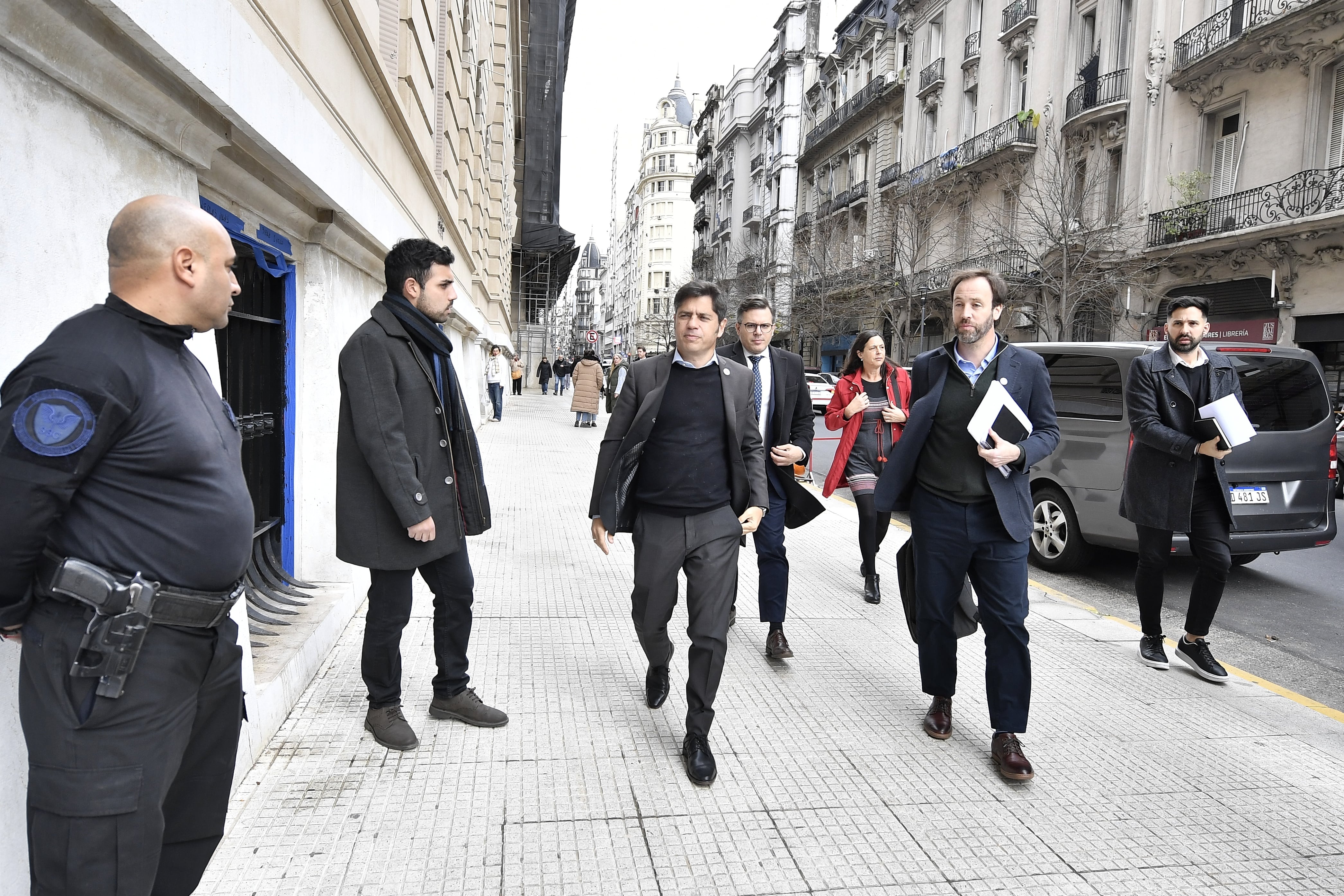 Kicillof asistió a la audiencia de la Corte Suprema de Justicia de Nación junto a su ministro de Economía, Pablo López.