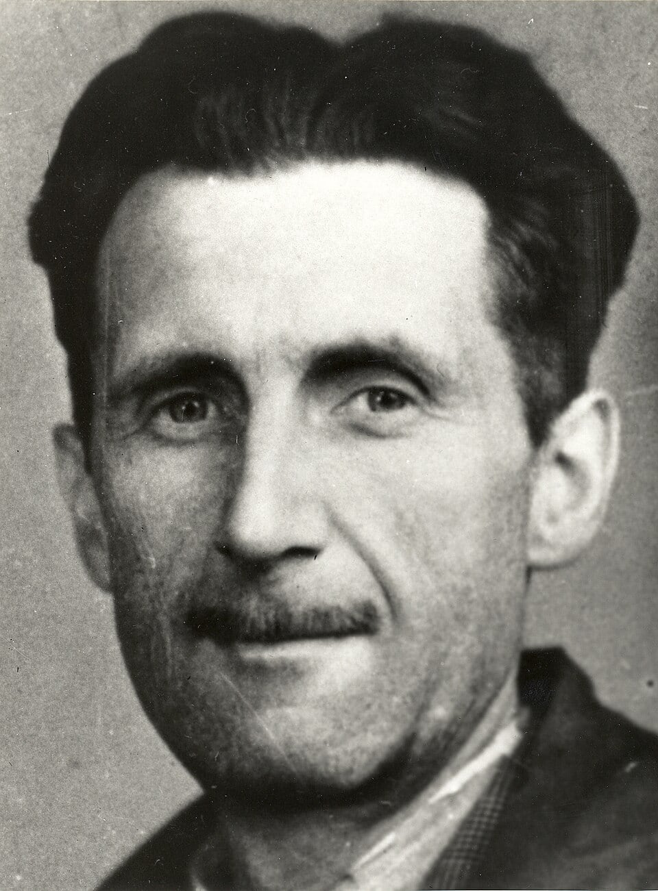 Escritor, visionario y combatiente, George Orwell