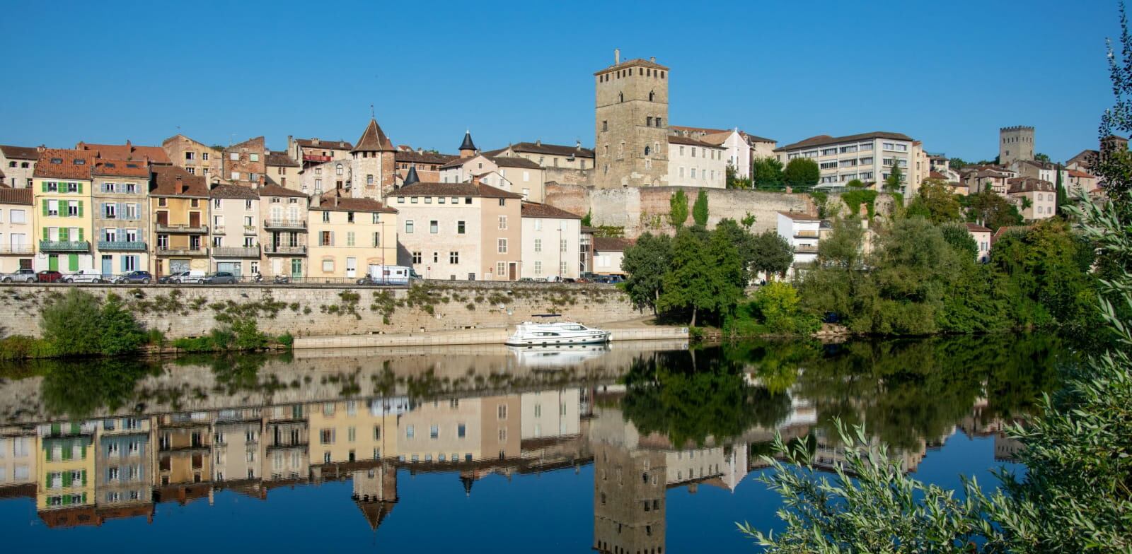 Vista actual de la ciudad de Cahors, a orillas de Río Lot, donde se originó el Malbec