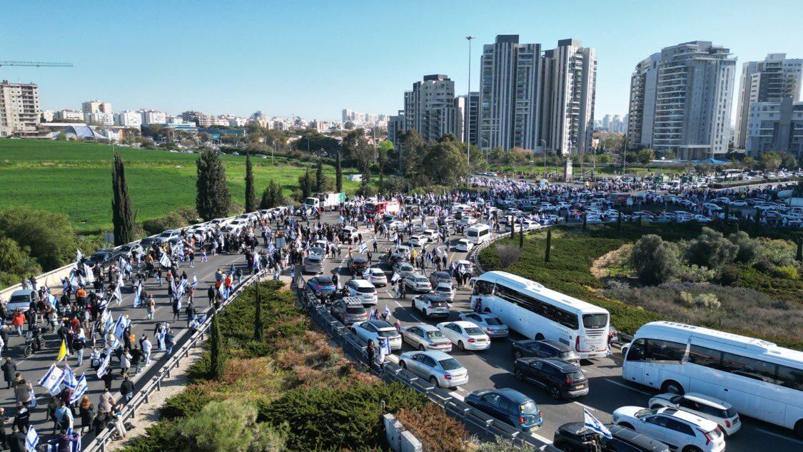 Despiden en Israel los restos de los argentinos Shiri, Ariel y Kfir Bibas, secuestrados por Hamas