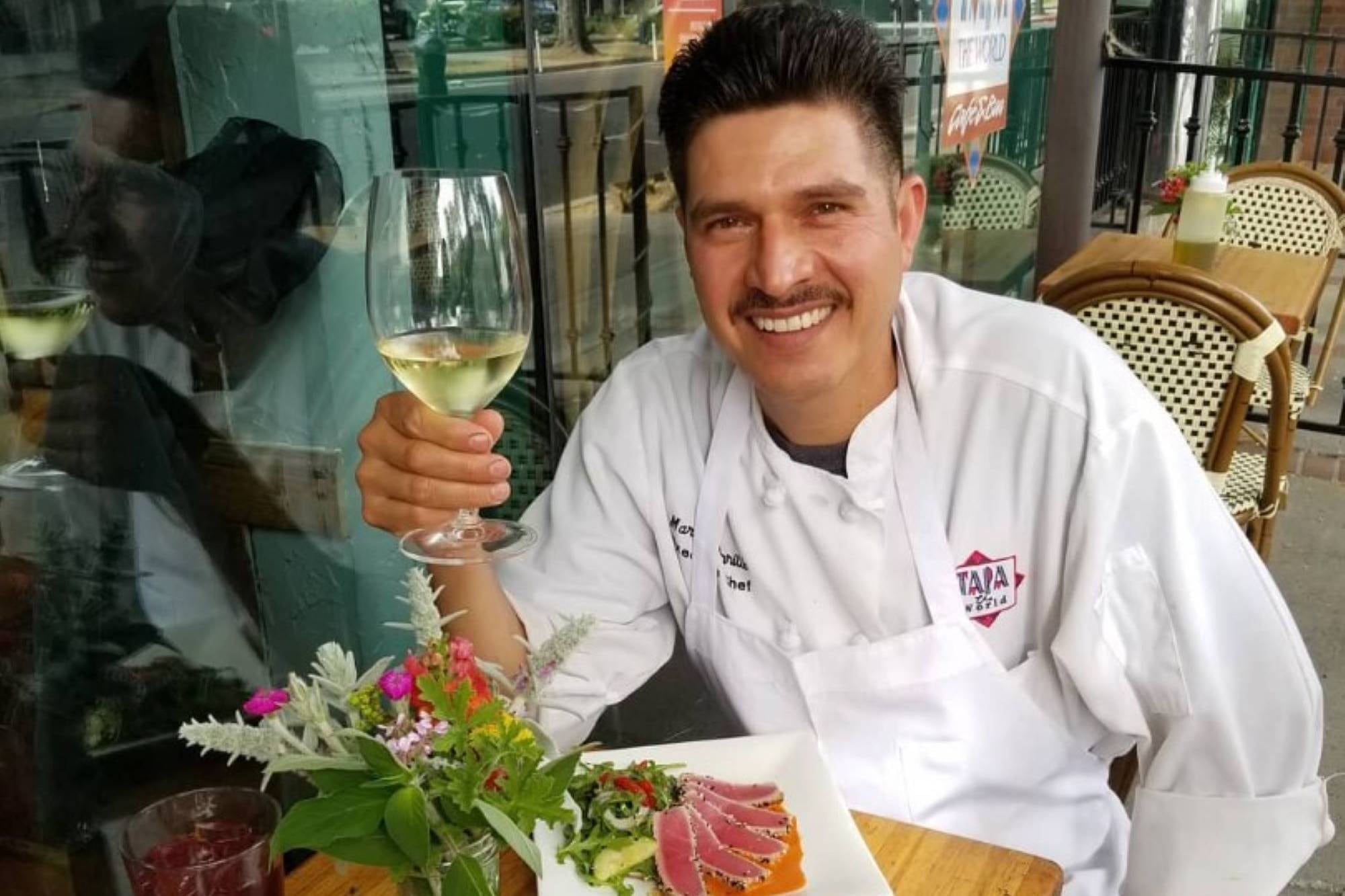 Es inmigrante mexicano y logró el sueño americano de convertirse en dueño de su propio restaurante en California