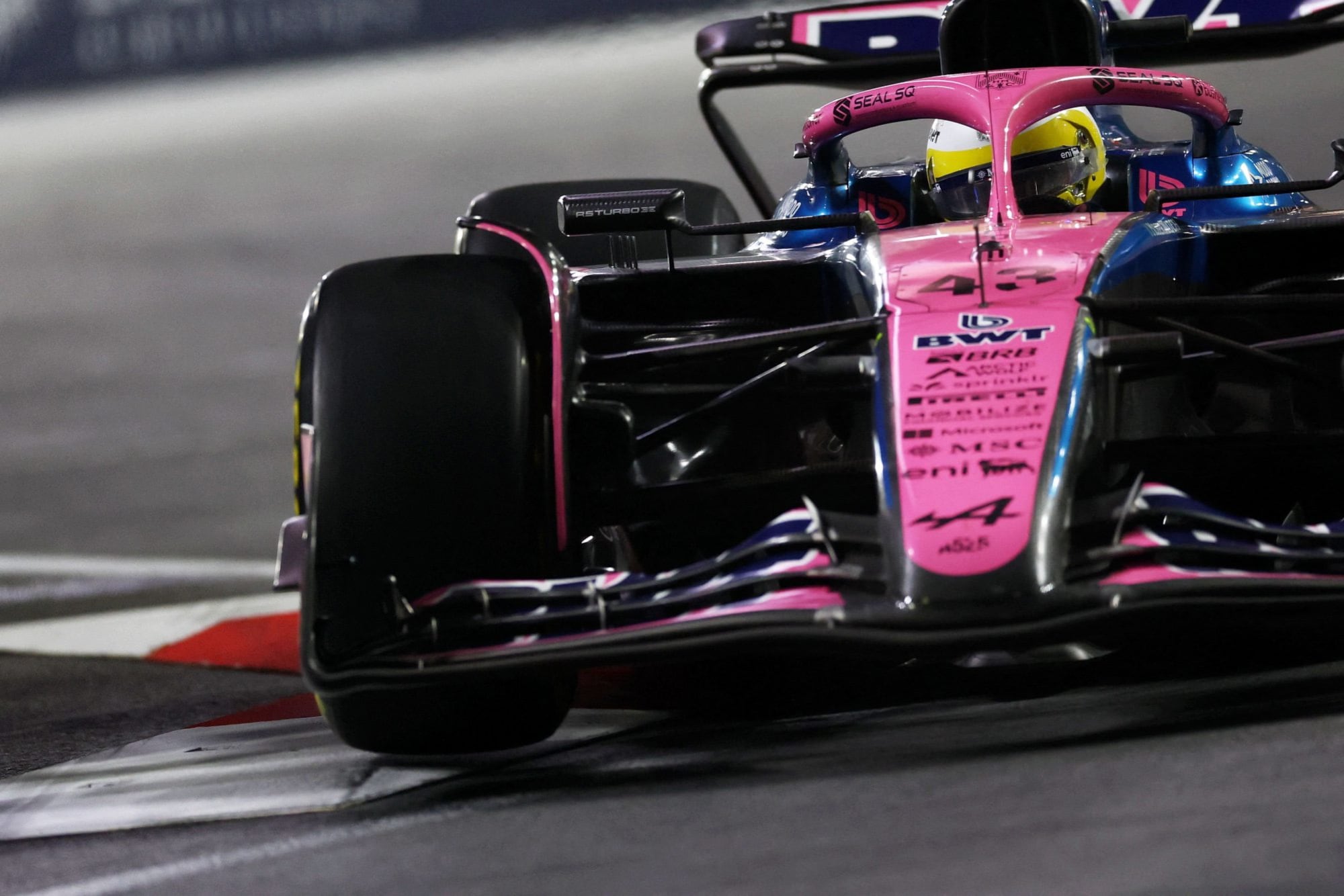 El A525 de Colapinto no iguala el rendimiento del chasis anterior, que resultó averiado en el choque en la carrera sprint de San Pablo; si bien mejoró en la segunda práctica, el piloto argentino quedó a disgusto con su jueves en Las Vegas.