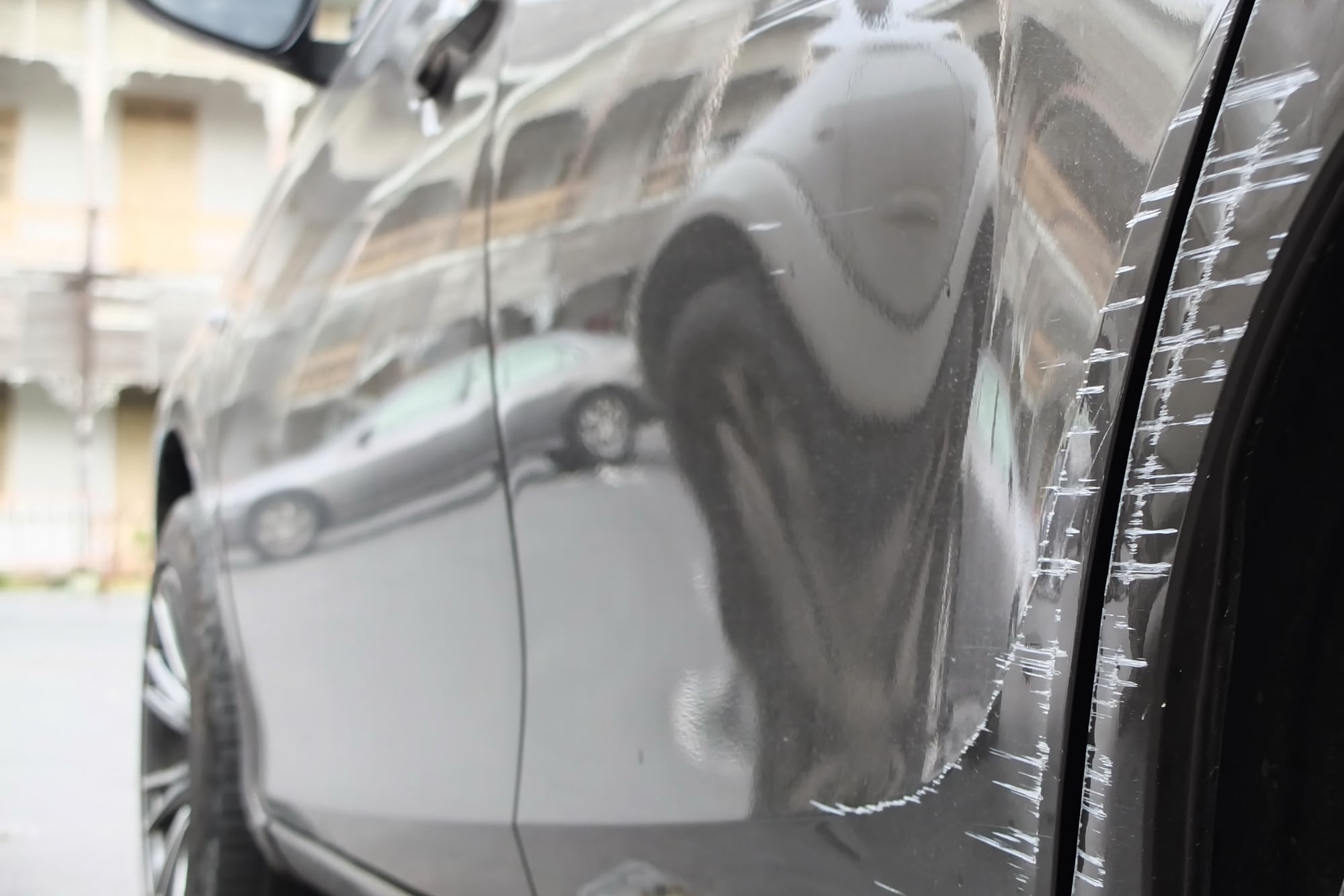 El accesorio para los autos que evita que lo rayen o lo choquen cuando está estacionado