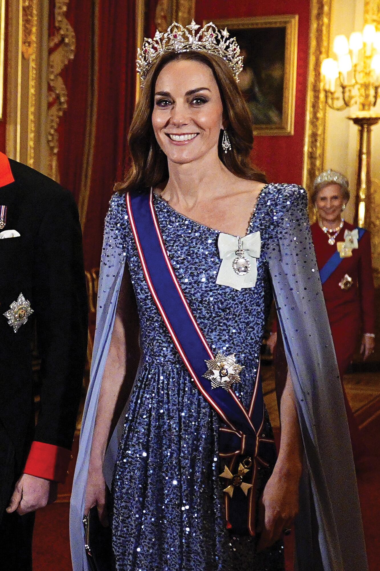 La tiara Indian Circlet que llevó Kate había pertenecido a la reina Victoria y, originalmente, además de diamantes, tenía ópalos que, por creerse que atraían la mala suerte, fueron reemplazados por rubíes provenientes de otra joya