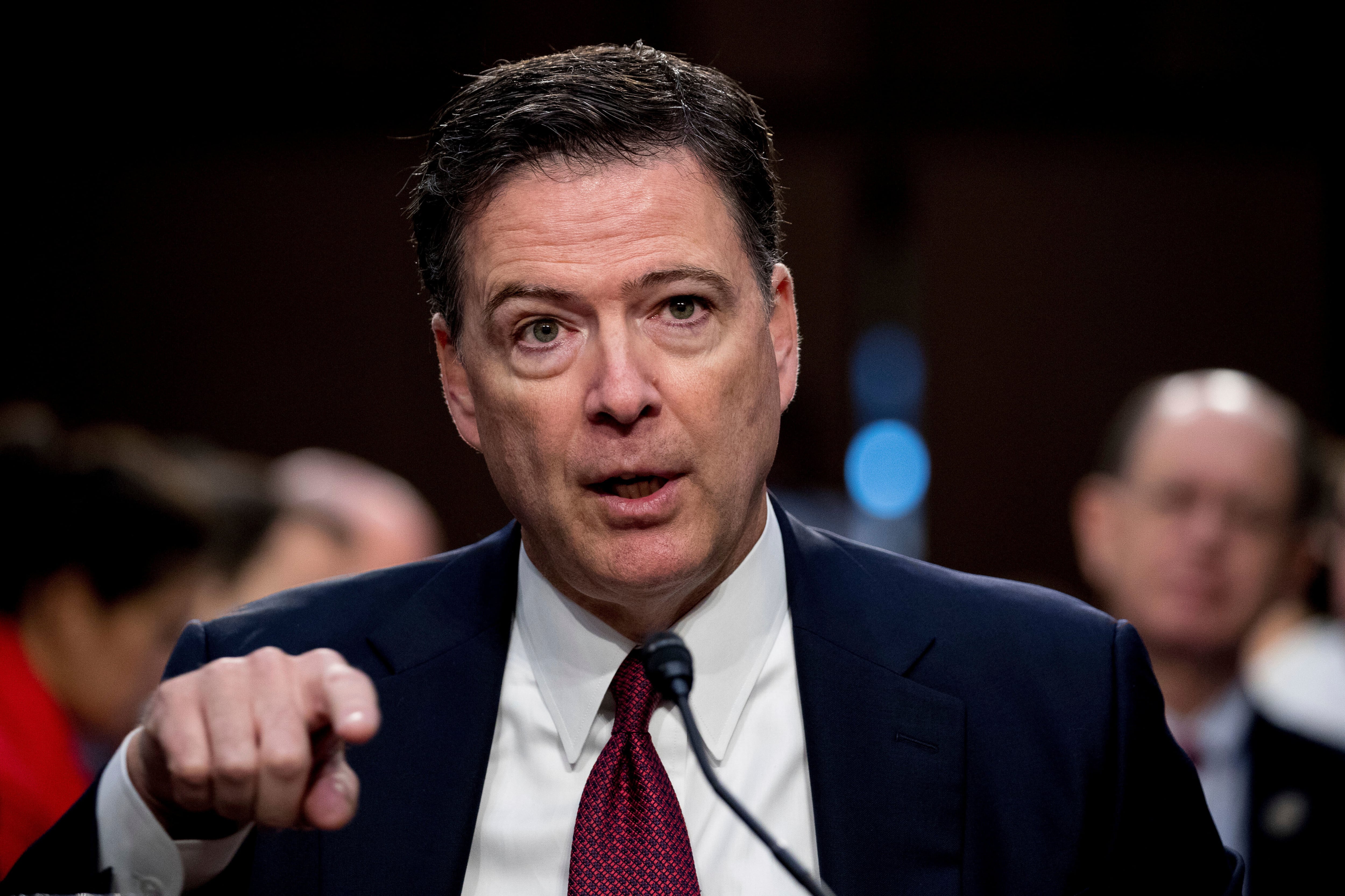 El exdirector del FBI James Comey en el Congreso en Washington
