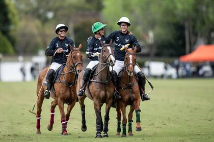 56∞ ABIERTO DEL JOCKEY CLUB 2021 - Final
La Ensenada: Juan Britos (h) 9, Alfredo Bigatti 8, Juan M. ZubÌa 8 y BartolomÈ Castagnola (h) 9
La H: Salvador Ulloa 7, Carlos MarÌa Ulloa 6, Gonzalo Pieres (h) 9 e Hilario Ulloa 10