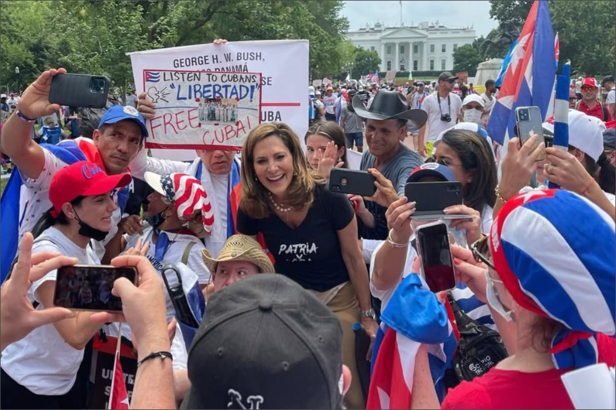En su mensaje, María Elvira Salazar remarcó que el ICE arrestó en julio a un gran número de personas sin antecedentes penales y afirmó que algunos de los esfuerzos de Trump por controlar la inmigración
