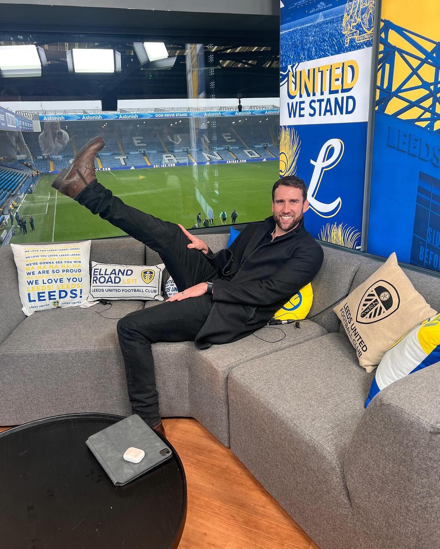 Interpretó al personaje más torpe de Harry Potter y hoy es todo un galán 8 El actor es hincha de Leeds United