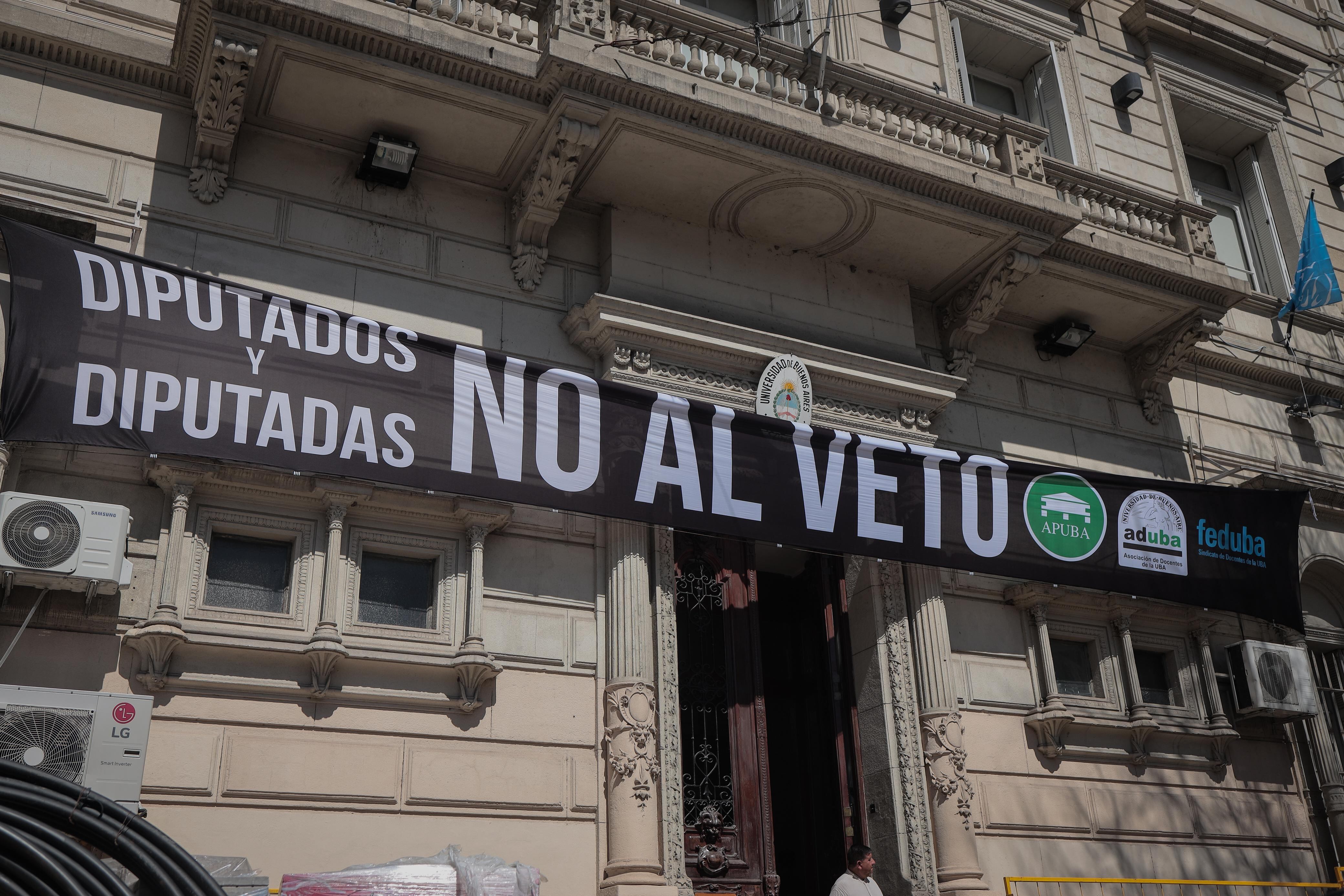 Estudiantes y docentes universitarios convocan a la marcha en el Congreso