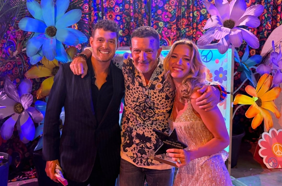 Luisana Lopilato junto a Michael Bublé y Antonio Banderas en la Gala Starlite Occident (Foto: Instagram @michaelbuble)