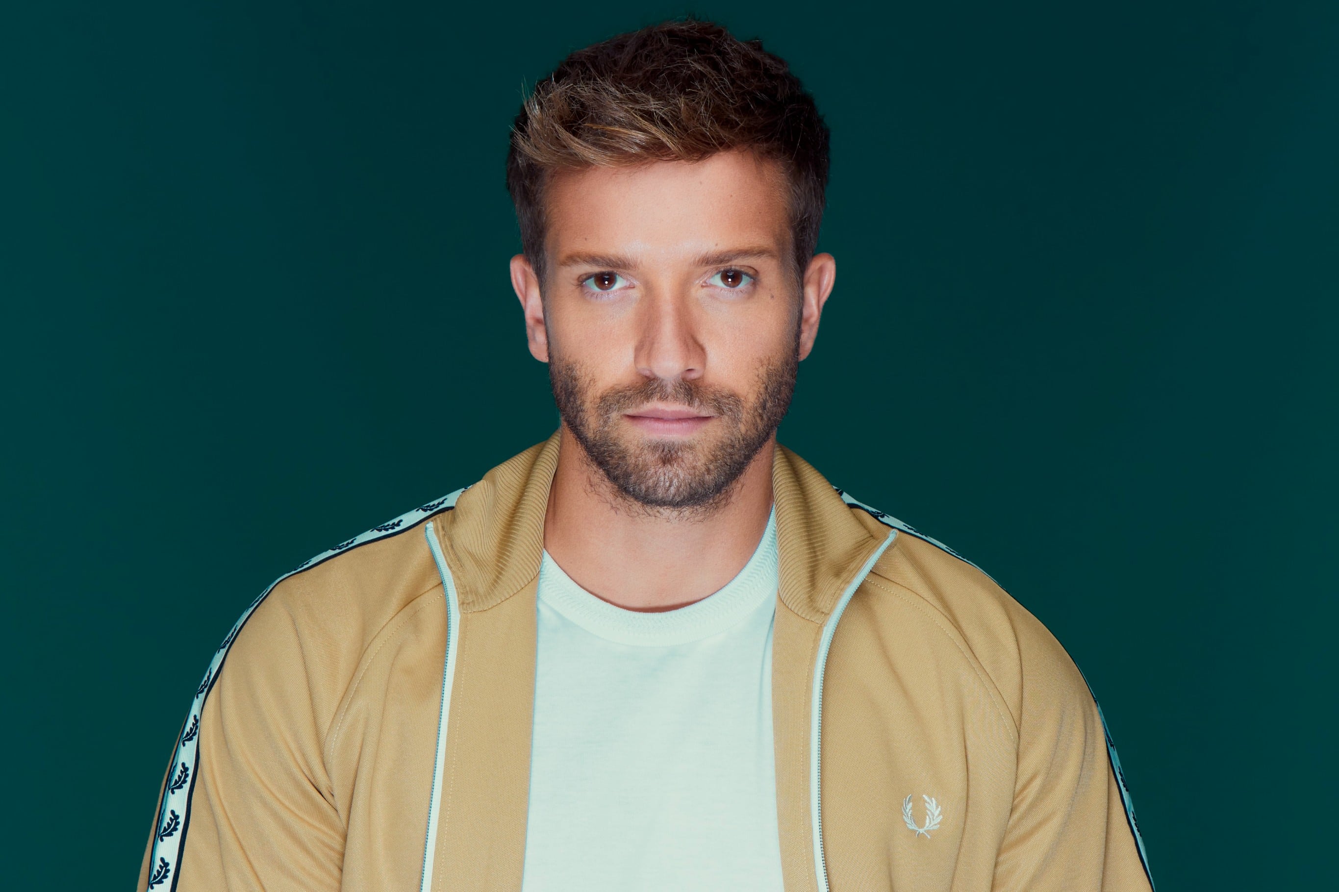 Pablo Alborán preocupó a sus fanáticos al anunciar este jueves la suspensión de sus próximos shows
