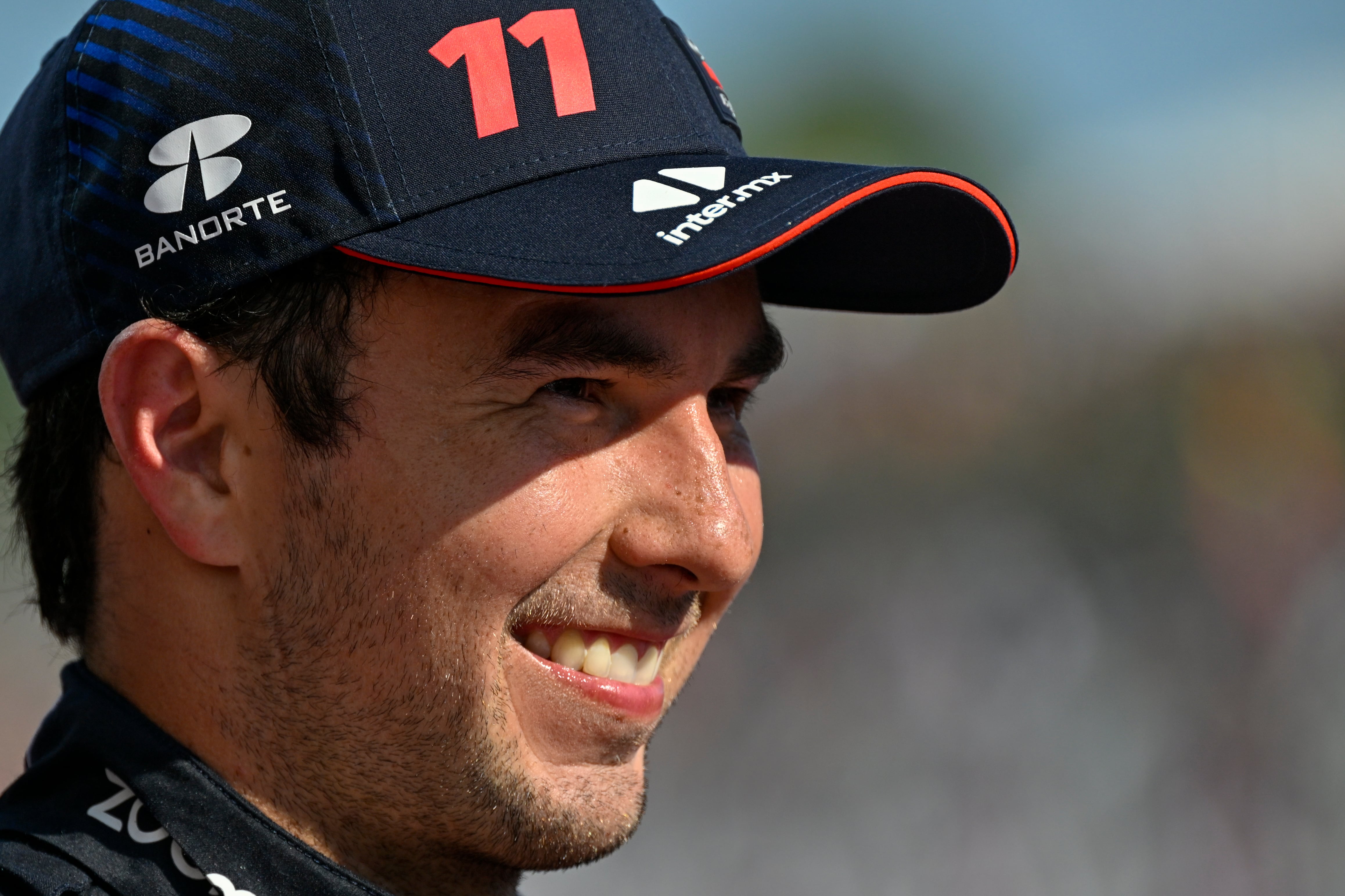 El piloto mexicano está en una pausa profesional tras dejar Red Bull al finalizar la temporada 2024