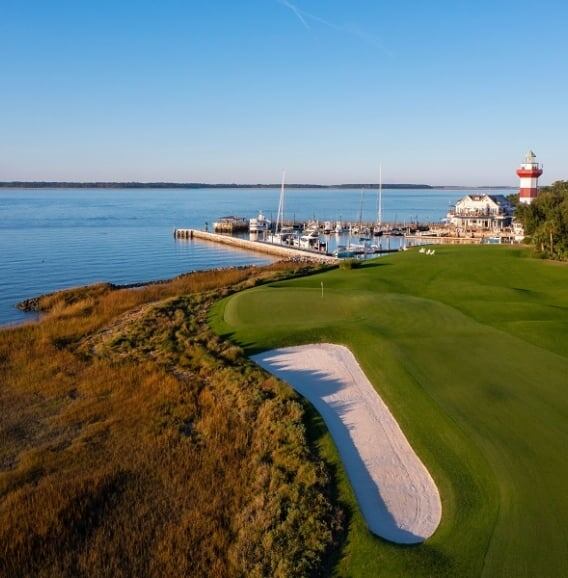 Este pueblo con varios campos de golf para los más aficionados a esta actividad (Hilton Head Island)
