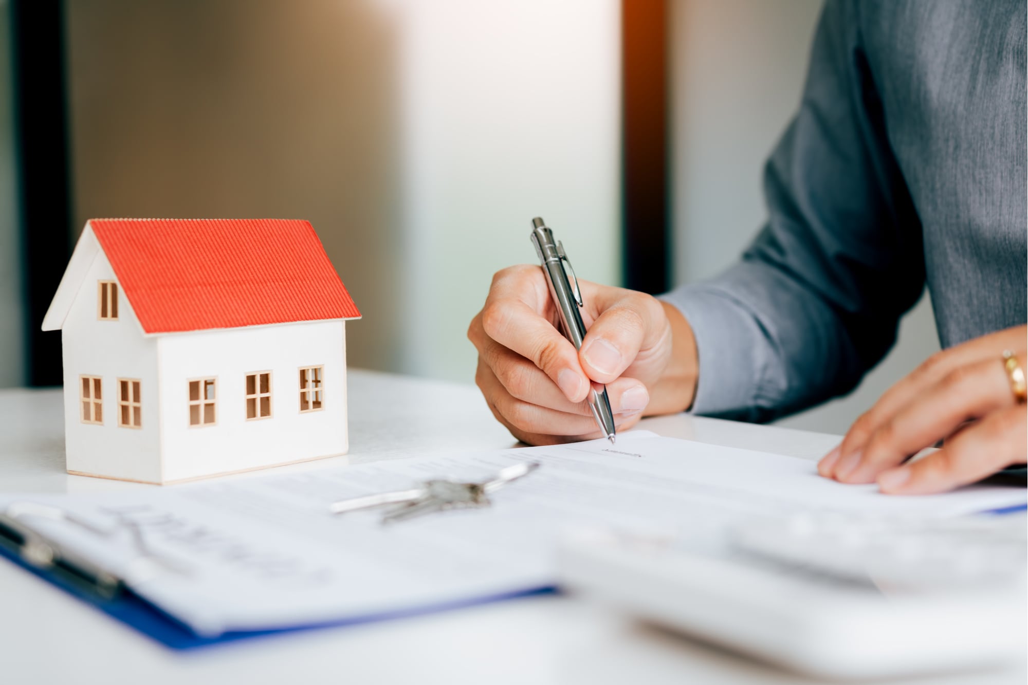 Los escribanos continúan pidiendo fondos o origen de fondos para las operaciones inmobiliarias