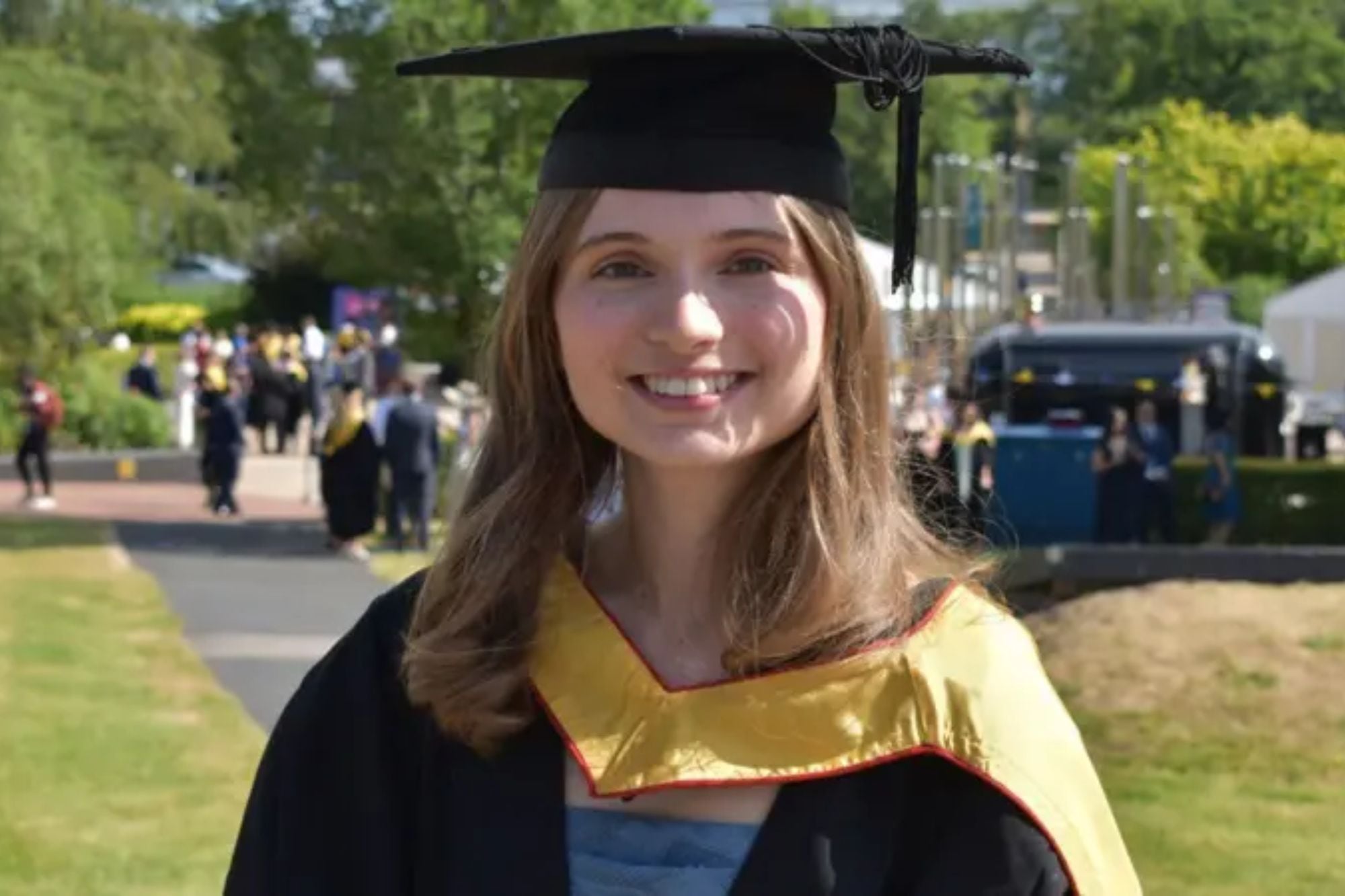 La joven se recibió de médica en la Universidad de Keele, en el Reino Unido