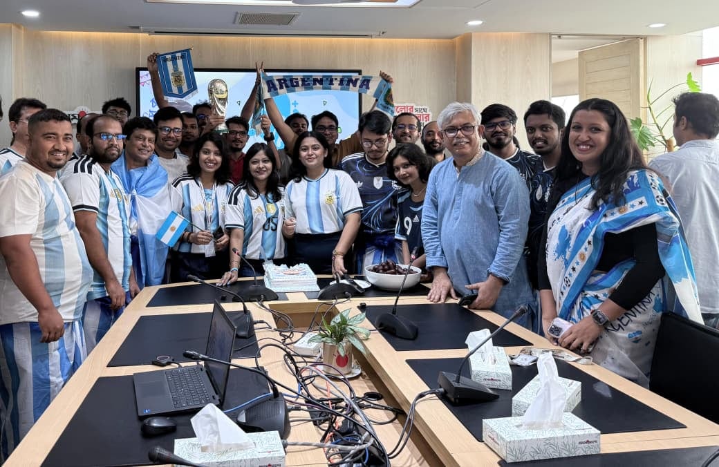 La reunión en el trabajo para festejar el cumpleaños de Messi