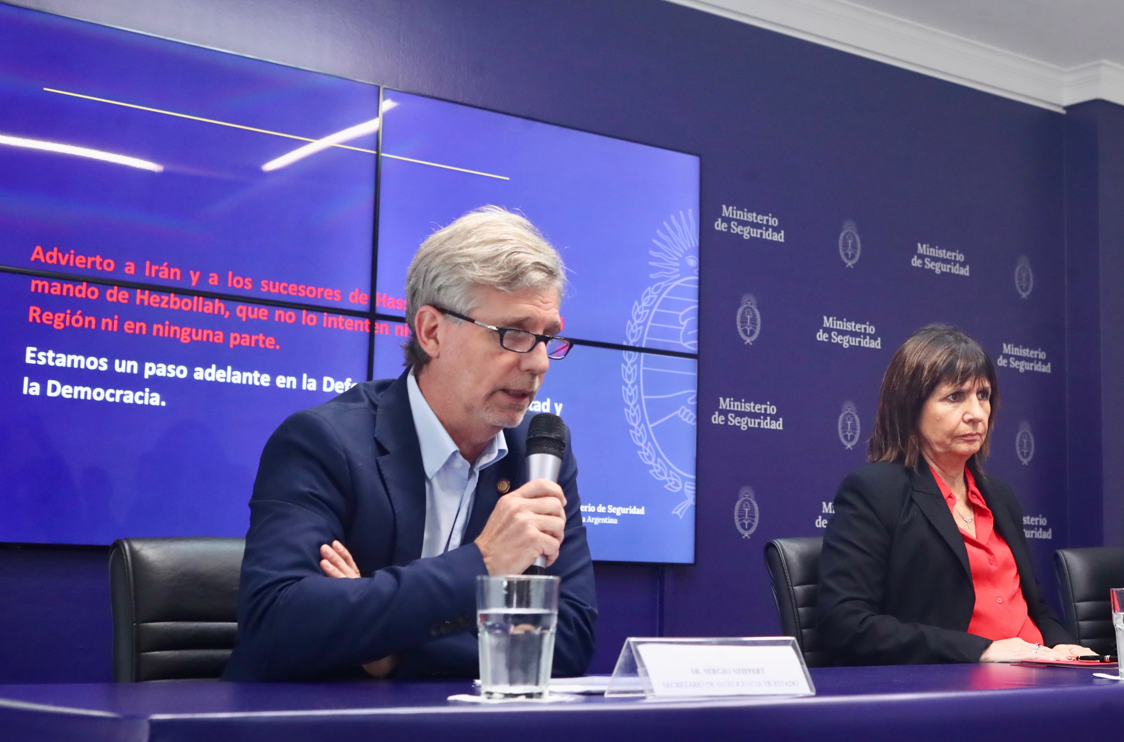 Sergio Neiffert, extitular de la SIDE, junto a la exministra de Seguridad y actual senadora nacional, Patricia Bullrich