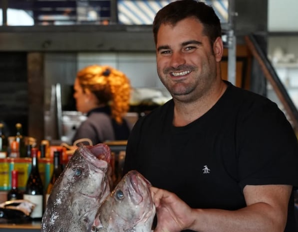 Fran Rosat, chef experto en paellas: “La gente no puede resistirse a revolver y arruina el arroz”