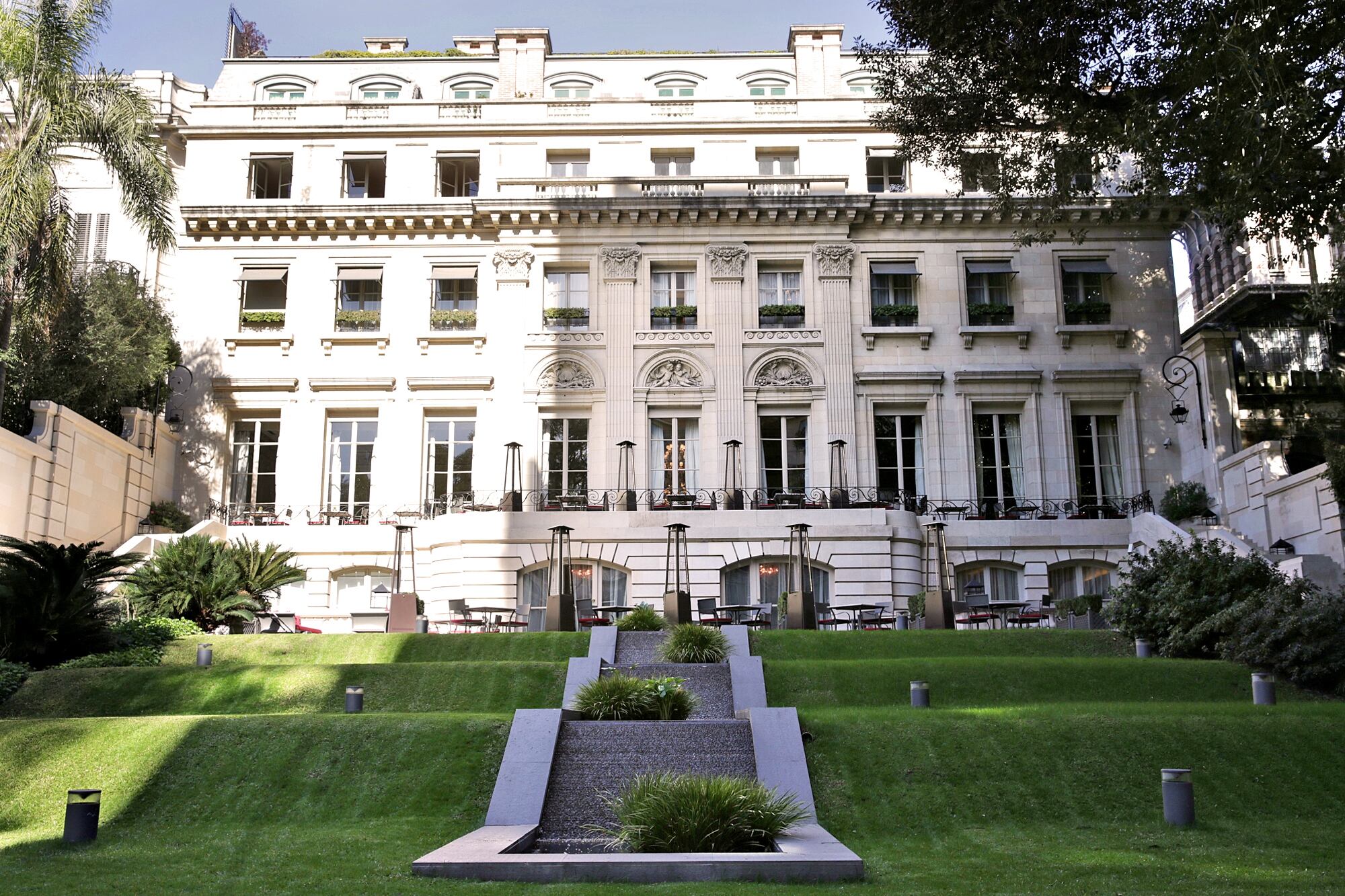 La joyita del Palacio Duhau es su parque escalonado