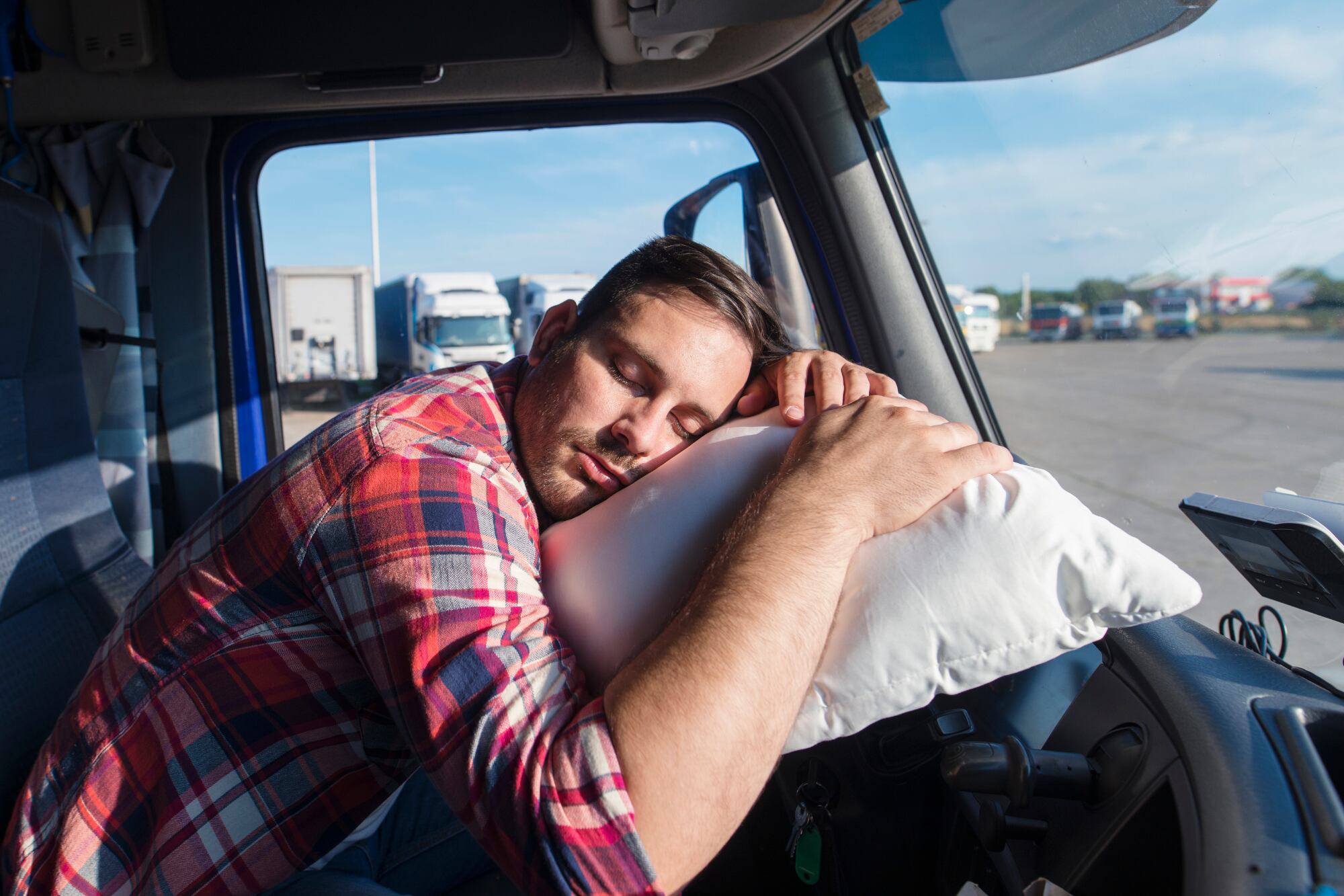 La ley de un estacionamiento nocturno fue impulsada por el asambleísta Corey Jackson